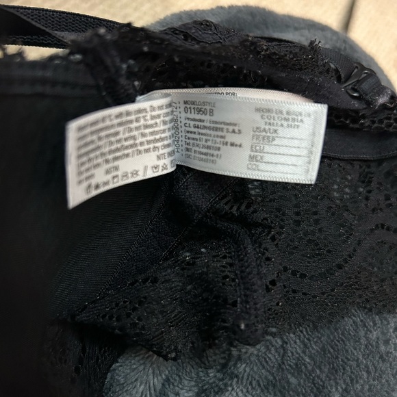 2/$20❤️- BRA | Women’s Leonisa bra size medium - Picture 3 of 4